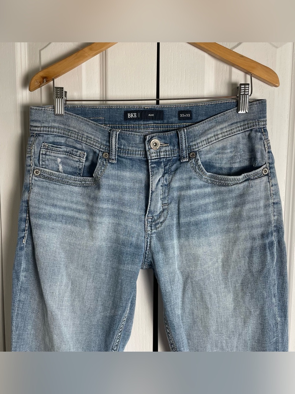 BKE Alec Jeans Men’s 32x32 (actual 32x26) Hemmed Whiskering Distressed Casual - Picture 2 of 16